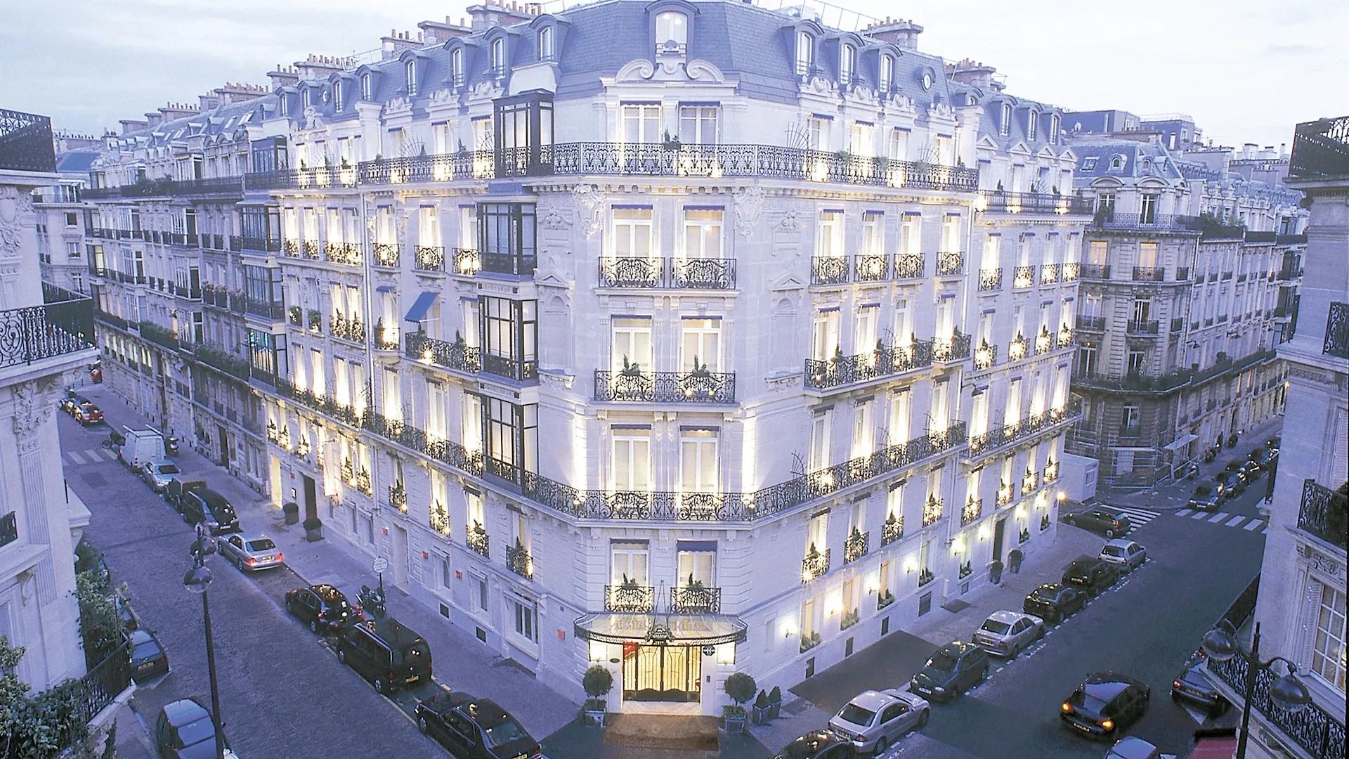 Hotel La Tremoille 3*
