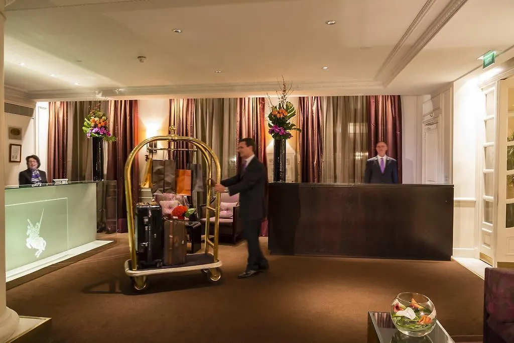 Hotel La Tremoille Paříž