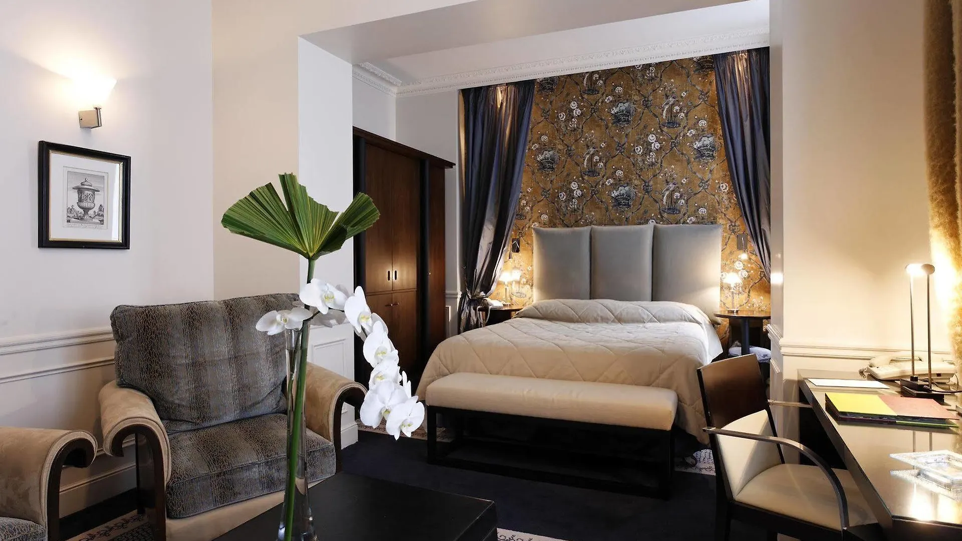La Tremoille Hotel