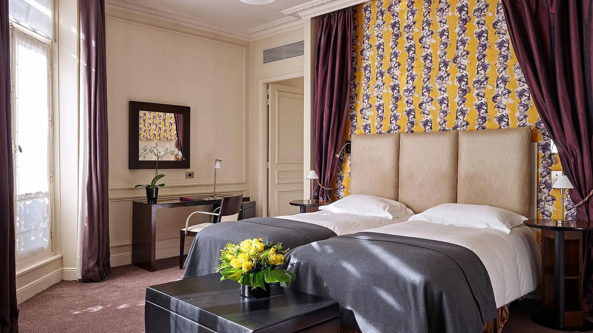 Hotel La Tremoille Paris