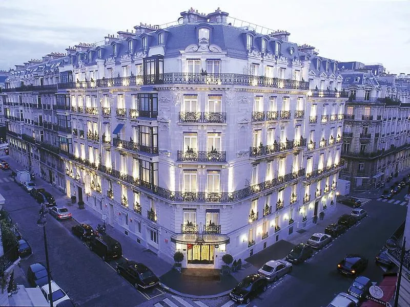 Hotel La Tremoille Paris