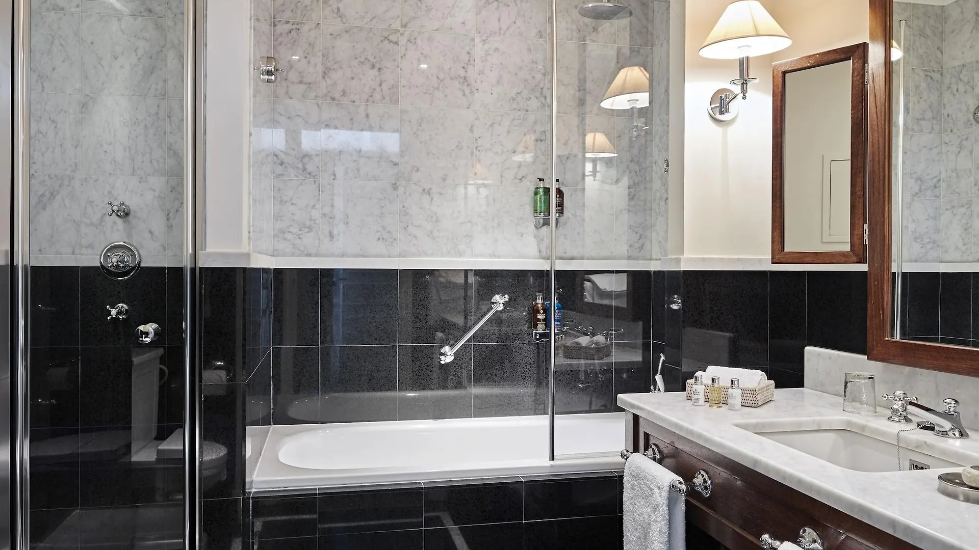 La Tremoille Hotel 3*