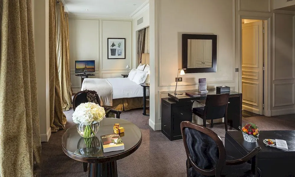 Hotel La Tremoille Paris