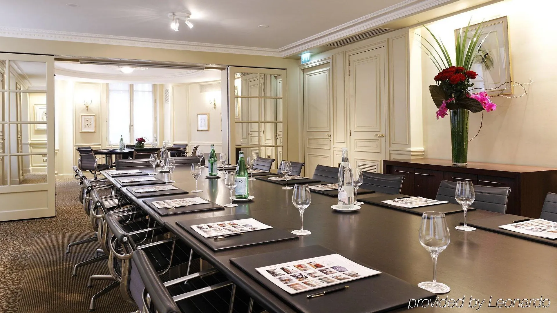 Hotel La Tremoille 3*