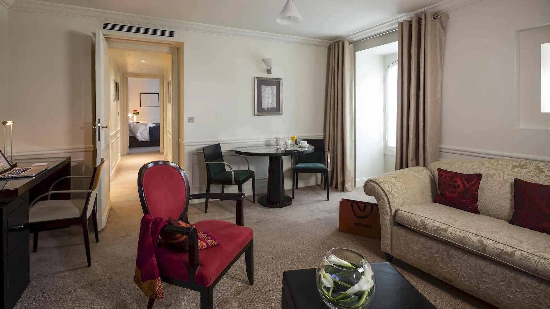 La Tremoille Hotel Paris